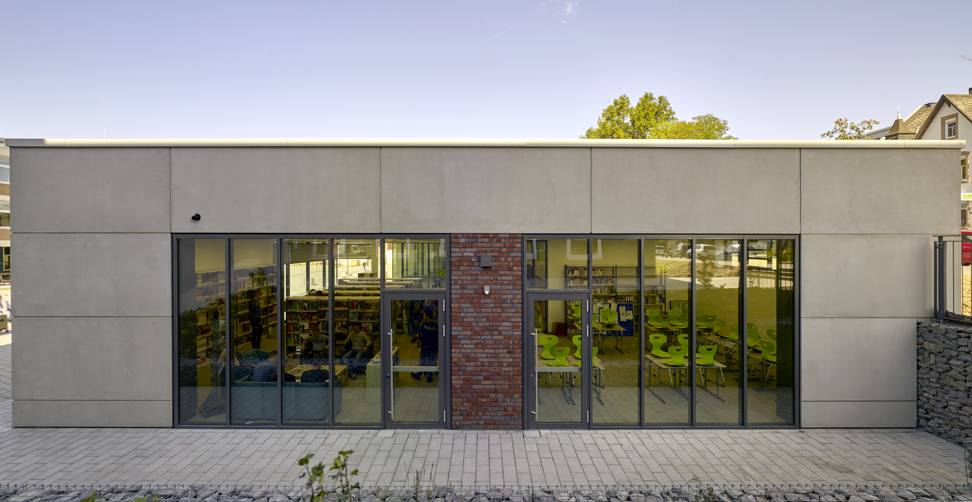 Cusanus Gymnasium Wittlich Neubau Mensa Seitenansicht Fensterfront