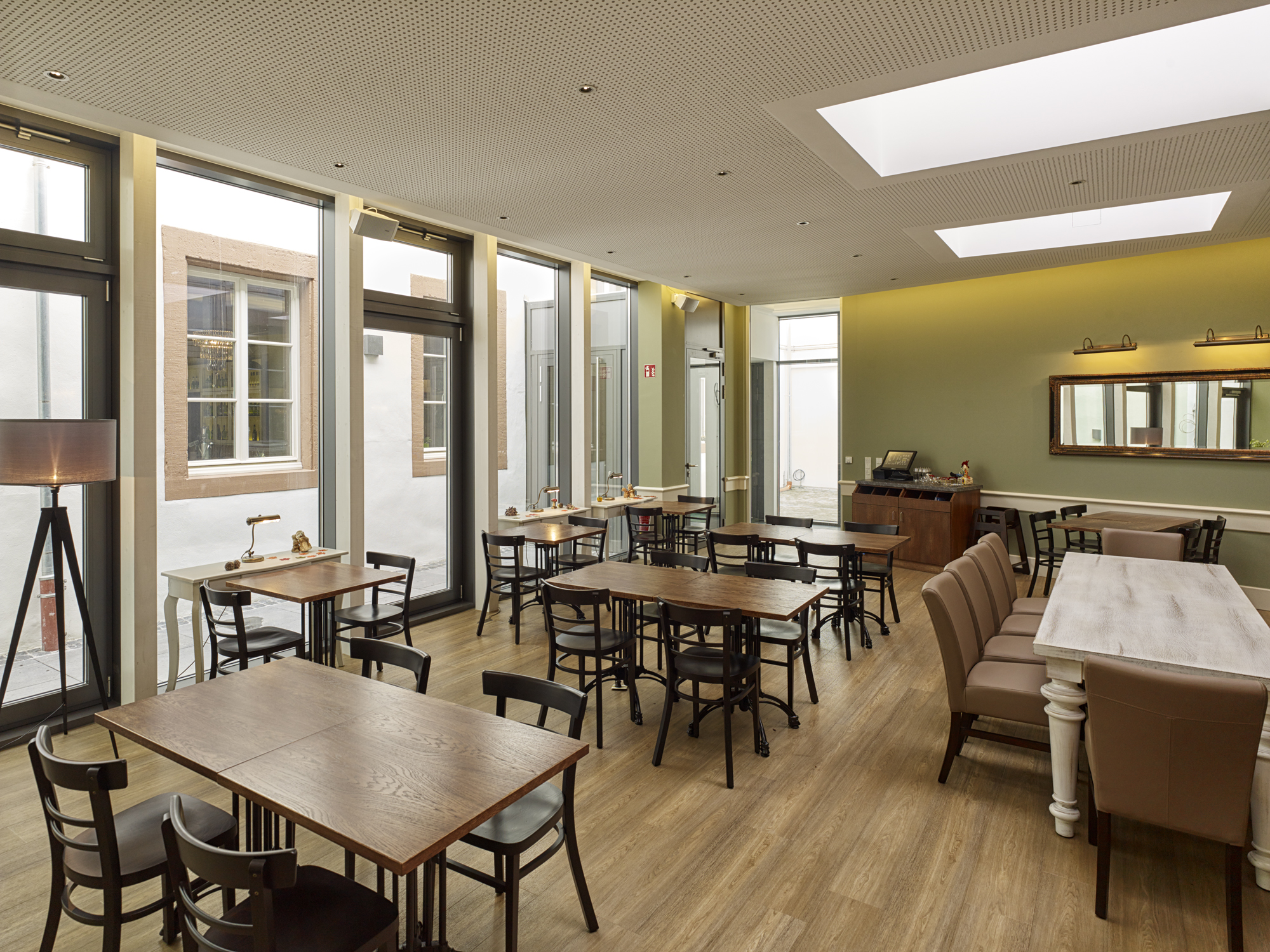 Thurn und Taxis Gebäude, Wittlich Revitalisierung Innenansicht Café
